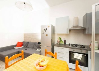 Soggiorno - Appartamento via Marabotto 68, Genova (zona Sampierdarena) - foto 7