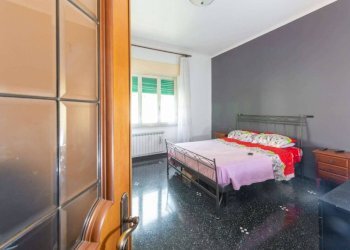 Camera da letto - Appartamento via Marabotto 68, Genova (zona Sampierdarena) - foto 9