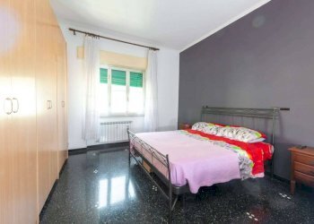 Camera da letto - Appartamento via Marabotto 68, Genova (zona Sampierdarena) - foto 12