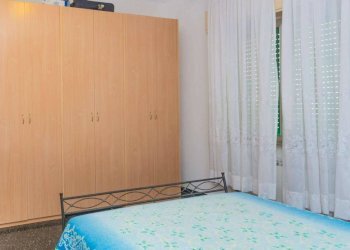 Camera da letto - Appartamento via Marabotto 68, Genova (zona Sampierdarena) - foto 14