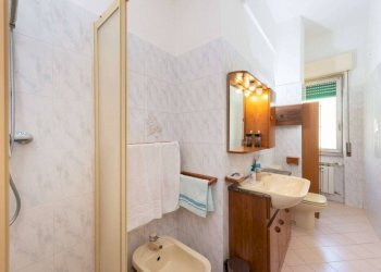 Bagno - Appartamento via Marabotto 68, Genova (zona Sampierdarena) - foto 16