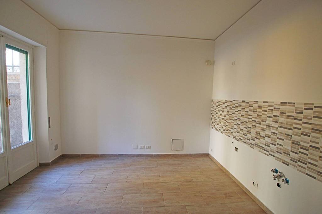 Two-room apartment Genova (neighborhood Castelletto) - photo 1