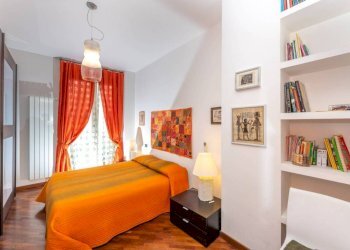 Camera da letto - Appartamento via Fiumara, 6, Genova (zona Sampierdarena) - foto 10