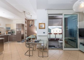 Salone - Appartamento via Fiumara, 6, Genova (zona Sampierdarena) - foto 1