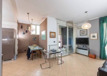 Salone - Appartamento via Fiumara, 6, Genova (zona Sampierdarena) - foto 2