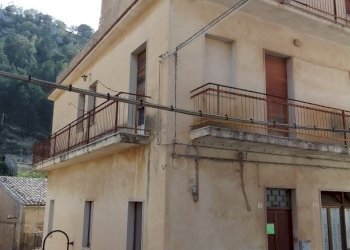 IMG_20220420_162137.jpg - Stabile - Palazzo Modica - foto 8