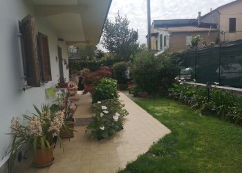 IMG_20220426_145536.jpg - Villa Via Del Bozzo Nord 10, Massa - foto 10