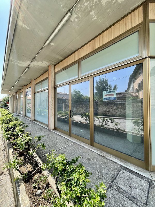 Commercial Premises Corso G. Matteotti 52, Montecchio Maggiore - photo 1