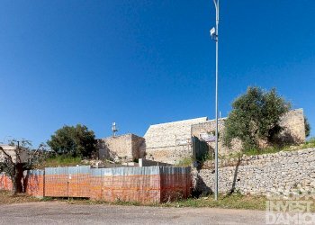 Facciata - Negozio via Liguria, Cisternino - foto 2