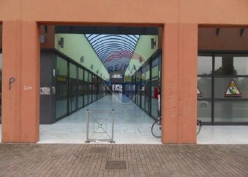 Negozio via rovetta, 25 
 Verolanuova, Verolanuova - foto 11