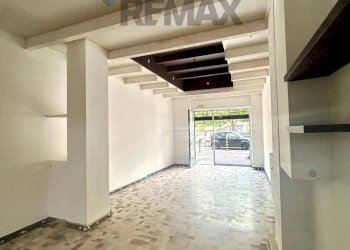Shop Via XX settembre, 30
Centro storico, Brescia (neighborhood Centro Storico) - photo 1