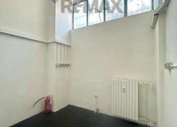 Shop Via XX settembre, 30
Centro storico, Brescia (neighborhood Centro Storico) - photo 9