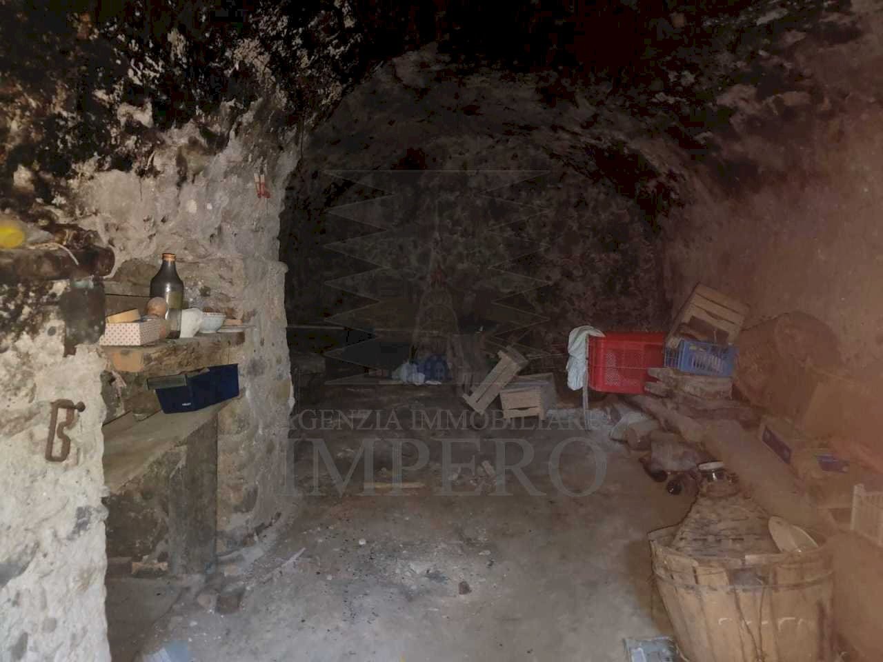 Magazzino Vico Bearetti, Ventimiglia - foto 1