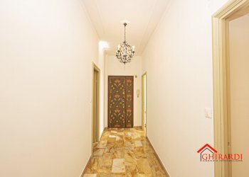 1.1 ingresso.jpg - Apartment VIA MARTIRI DELLA LIBERTA' 1, Genova (neighborhood Pegli) - photo 3