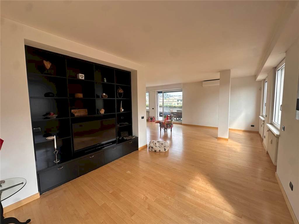 Attic VIA SANT'ELIA 7, Como - photo 3