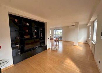 Attic VIA SANT'ELIA 7, Como - photo 3