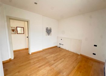 Attic VIA SANT'ELIA 7, Como - photo 12