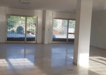 sala - Locale Commerciale Via del Raffaellesco snc, Deruta - foto 8