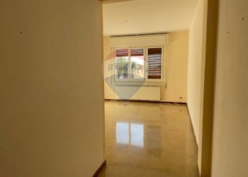 Three-room apartment Spotorno, SV, Spotorno - photo 4