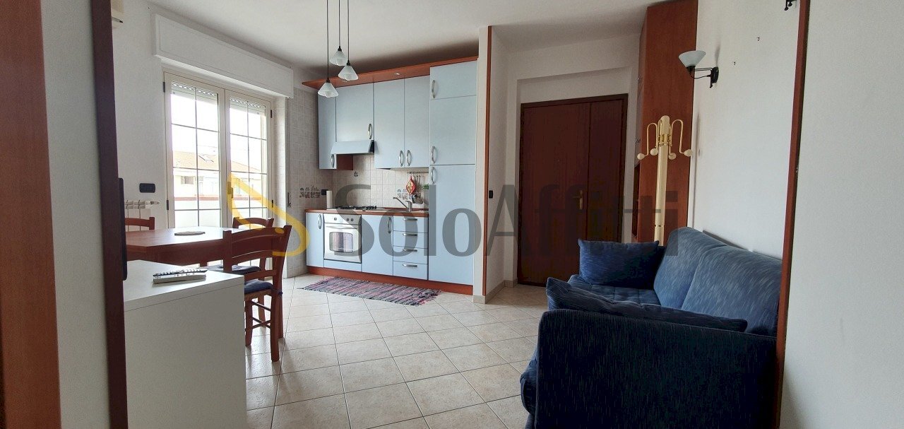 zona giorno con angolo cottura - Appartamento Via Martiri di Cefalonia 23, Catanzaro - foto 1