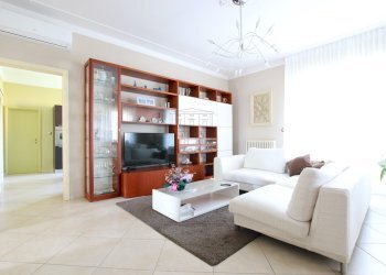 vendesi villetta con giardino e garage luccavendes - Villa Via di Moriano, Lucca - foto 3