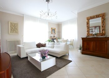 vendesi villetta con giardino e garage luccavendes - Villa Via di Moriano, Lucca - foto 2