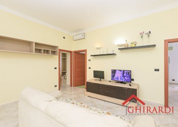 1.4 soggiorno .jpg - Appartamento VIA CHIARAVAGNA  9, Genova (zona Sestri Ponente) - foto 4