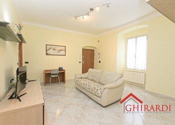 1.7 soggiorno.jpg - Appartamento VIA CHIARAVAGNA  9, Genova (zona Sestri Ponente) - foto 7