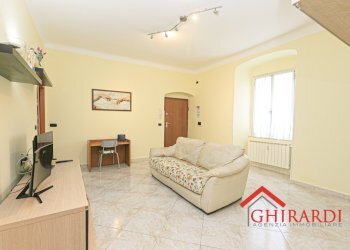 1.8 soggiorno.jpg - Appartamento VIA CHIARAVAGNA  9, Genova (zona Sestri Ponente) - foto 8