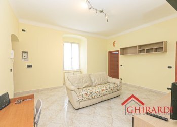 1.9 soggiorno .jpg - Appartamento VIA CHIARAVAGNA  9, Genova (zona Sestri Ponente) - foto 9