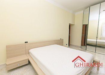 3.2 camera 1.jpg - Appartamento VIA CHIARAVAGNA  9, Genova (zona Sestri Ponente) - foto 23