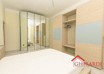 3.3 camera 1.jpg - Appartamento VIA CHIARAVAGNA  9, Genova (zona Sestri Ponente) - foto 24