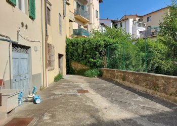 1.jpg - Magazzino Pontassieve - foto 1