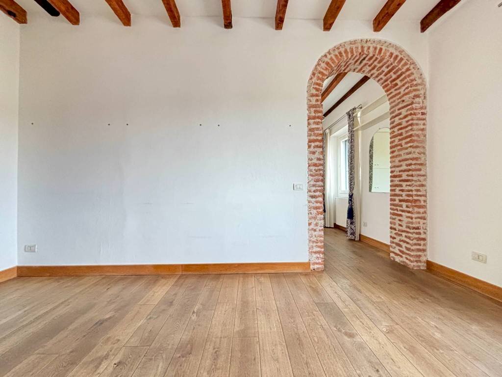 Salone - Three-room apartment via Tortona, 12, Milano (neighborhood Porta Genova) - photo 2