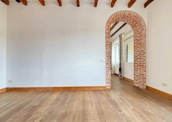 Salone - Three-room apartment via Tortona, 12, Milano (neighborhood Porta Genova) - photo 2