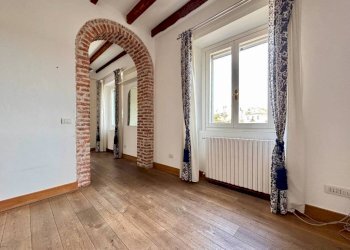 Camera da letto - Three-room apartment via Tortona, 12, Milano (neighborhood Porta Genova) - photo 4