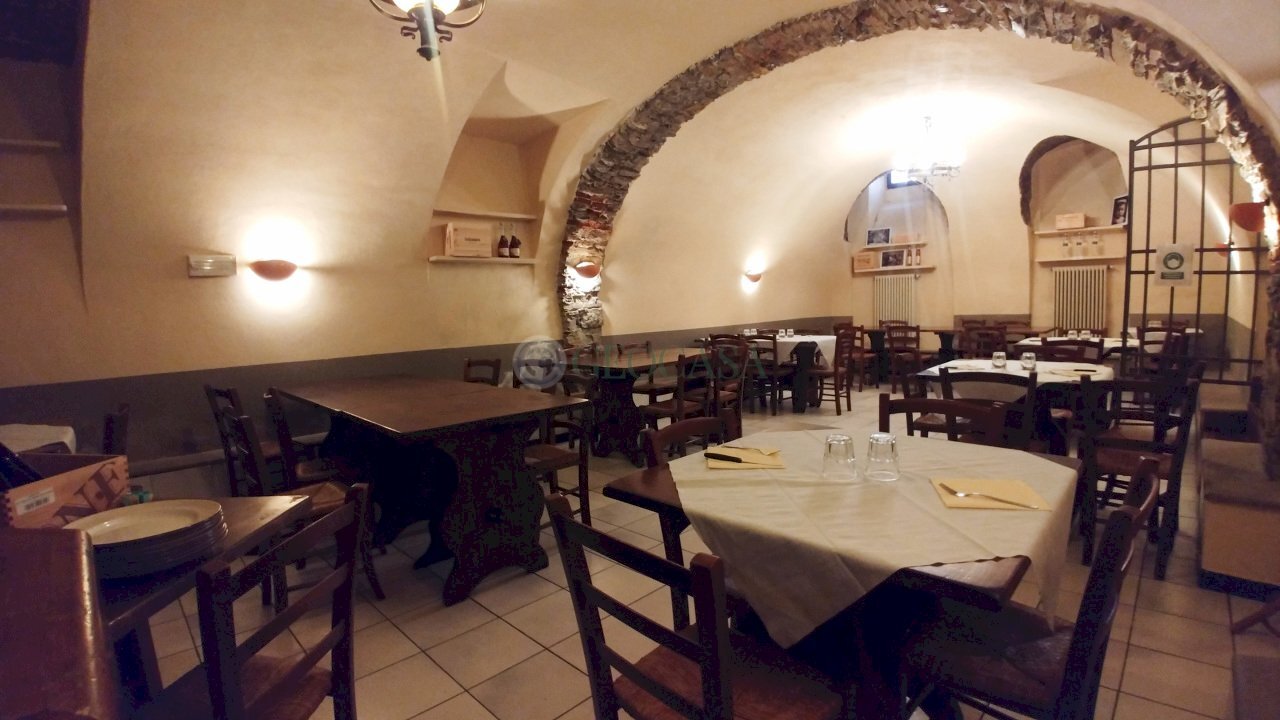 01.jpg - Locale Commerciale Via del Carmine 7, Sarzana - foto 2