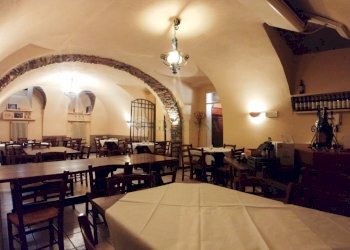 02.jpg - Locale Commerciale Via del Carmine 7, Sarzana - foto 1