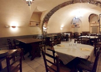 01.jpg - Locale Commerciale Via del Carmine 7, Sarzana - foto 2