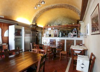 11.jpg - Locale Commerciale Via del Carmine 7, Sarzana - foto 10