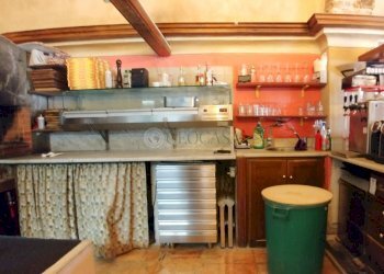 13.jpg - Locale Commerciale Via del Carmine 7, Sarzana - foto 12