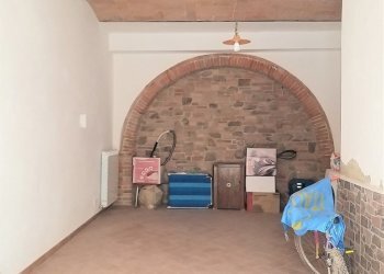 02.jpg - Townhouse Piazza San Lorenzo, Castiglione del Lago - photo 2