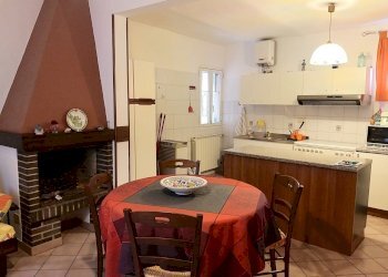 10.jpg - Townhouse Piazza San Lorenzo, Castiglione del Lago - photo 10