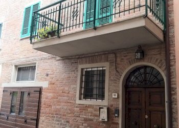 27.jpg - Townhouse Piazza San Lorenzo, Castiglione del Lago - photo 27