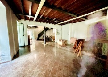 491289.jpg - Locale Commerciale Camaiore - foto 2