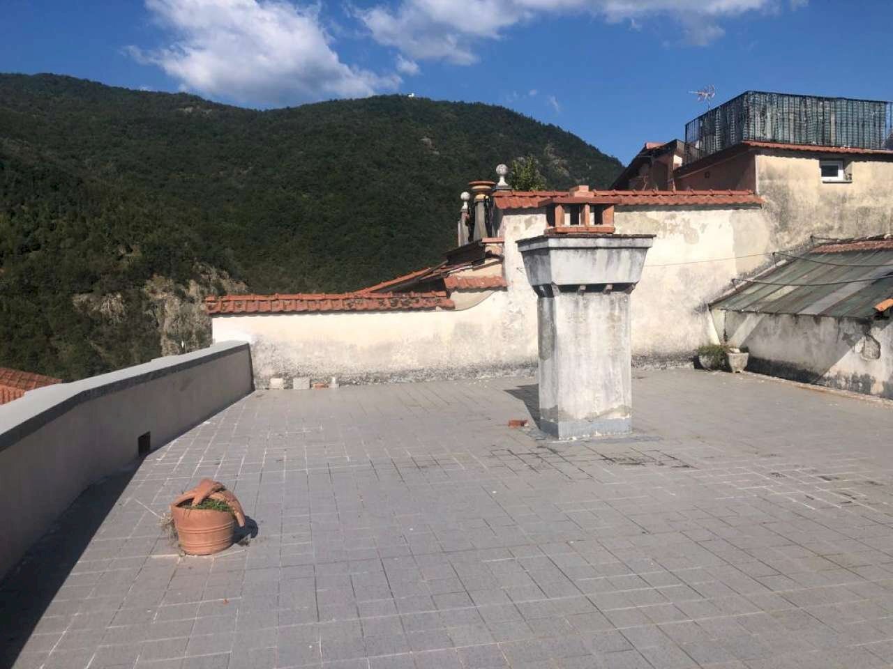 appartamento terrazzo fivizzano piazza vittorio em - Apartment piazza Vittorio Emanuele, Fivizzano - photo 3