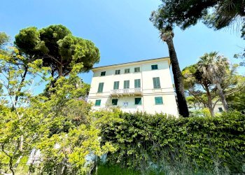 FACCIATA - Villa via Camillo Benso di Cavour, 104, Recco - foto 2