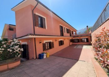 Villa via Miraflores, L'Aquila - foto 2