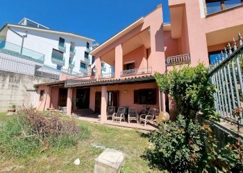 Villa via Miraflores, L'Aquila - foto 5