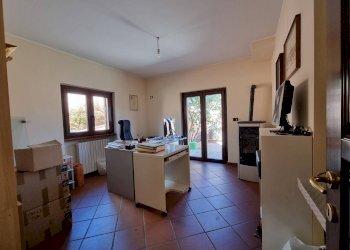 Villa via Miraflores, L'Aquila - foto 10